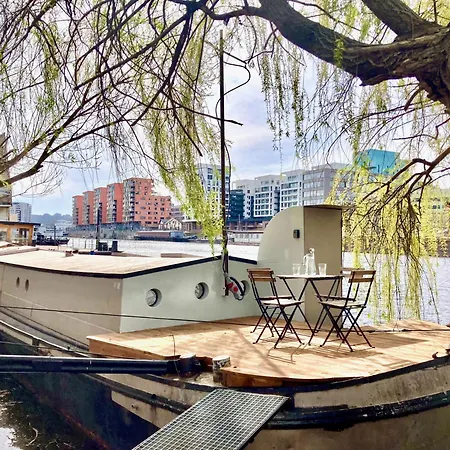 Tekne On Boat, Privat Pier, Free Parking
