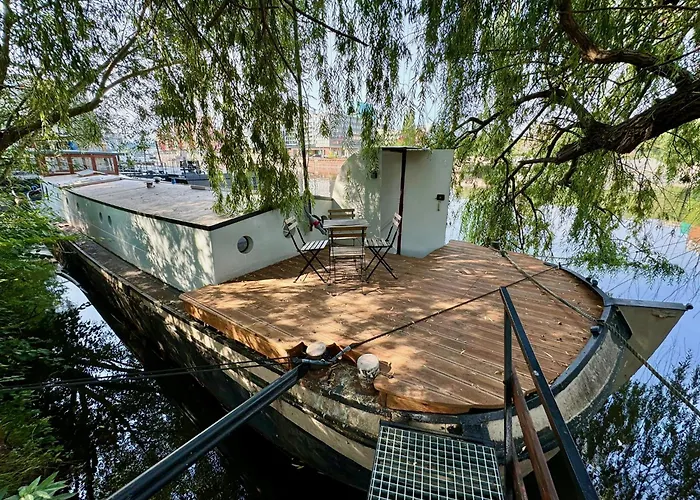 On Boat, Privat Pier, Free Parking Botel *