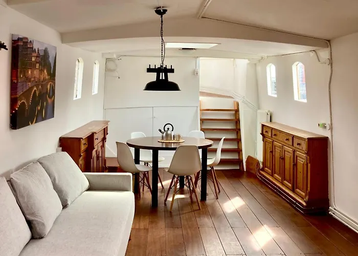 Botel On Boat, Privat Pier, Free Parking