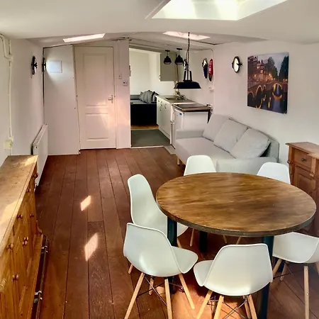 Botel On Boat, Privat Pier, Free Parking Praag